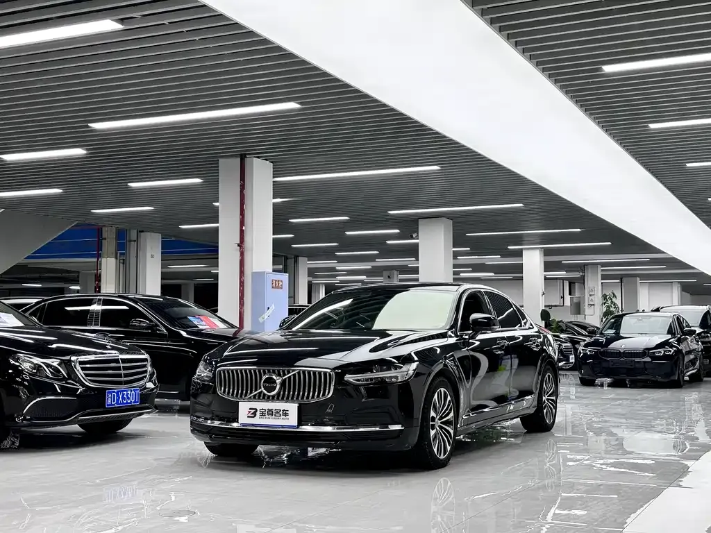 Volvo S90 — фото 1