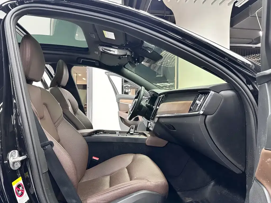 Volvo S90 — фото 10
