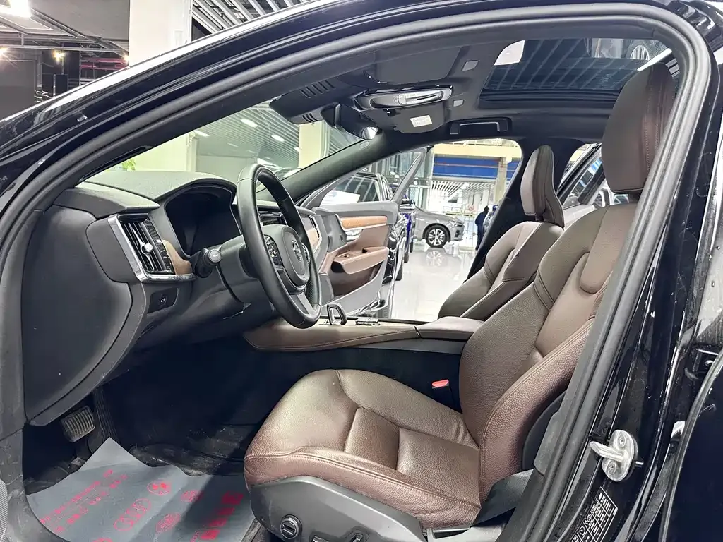 Volvo S90 — фото 9