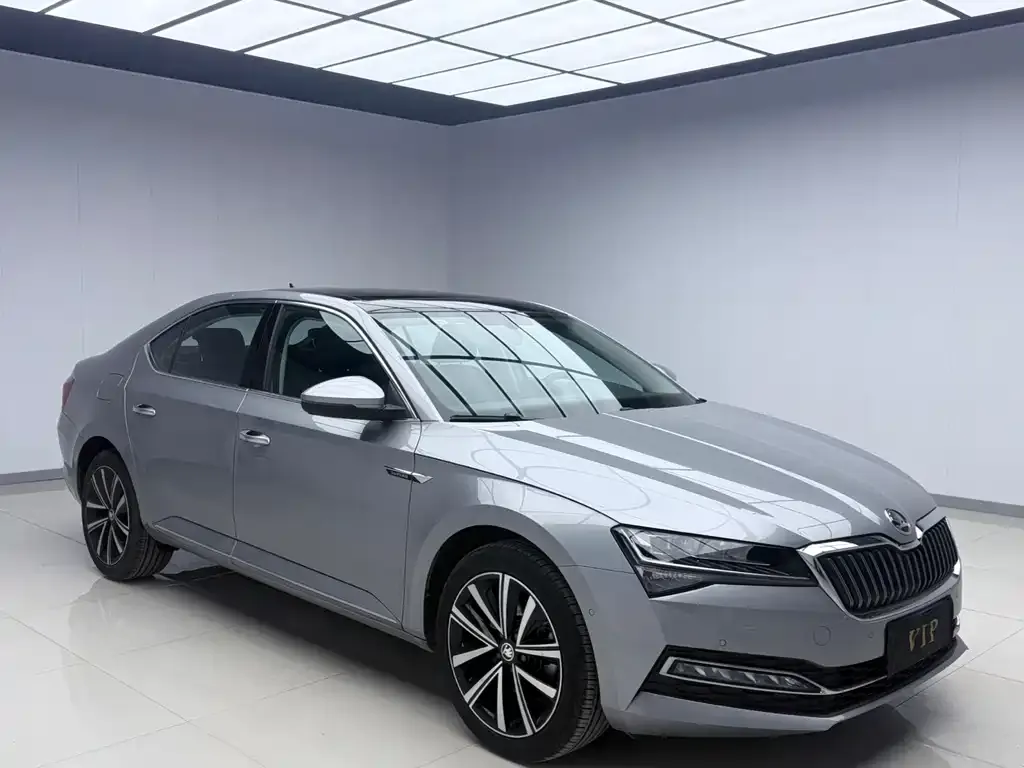 Skoda Superb 2023 из CN, фото 3