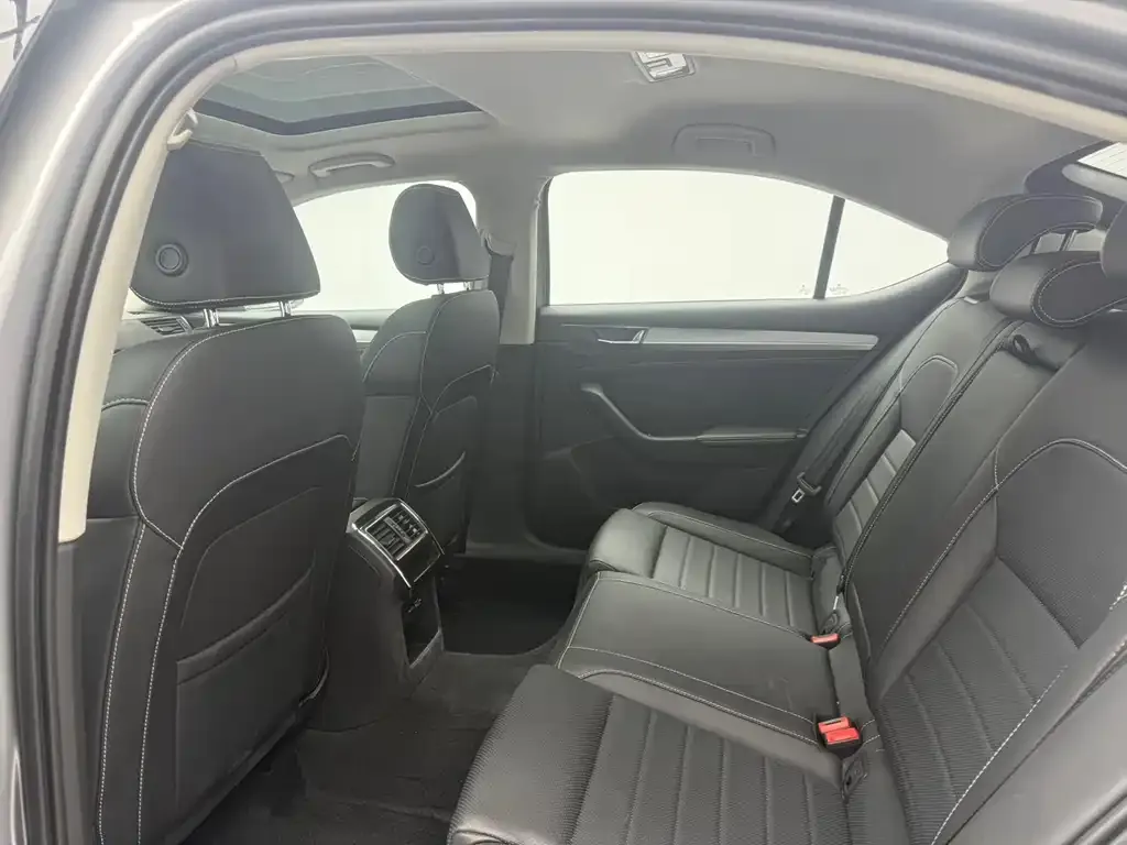 Skoda Superb 2023 из CN, фото 5