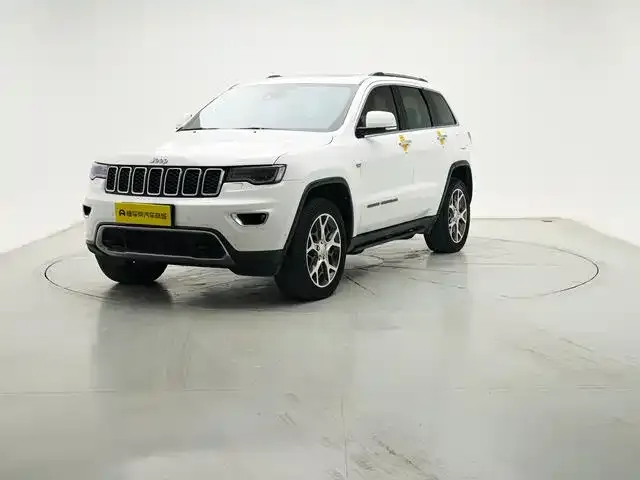 Jeep Grand Cherokee (Import) 2022 из CN, фото 1