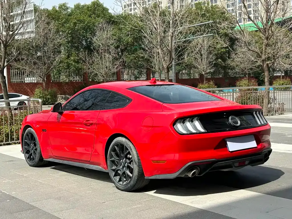 Ford Mustang — фото 9