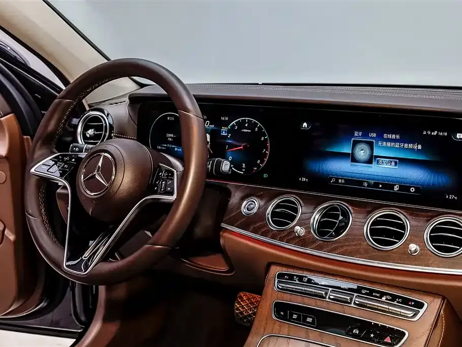 Mercedes-Benz E-Class — фото 7