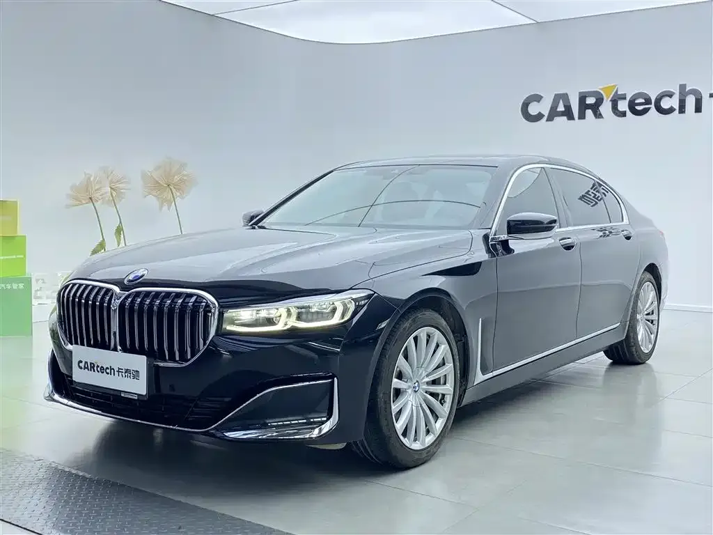BMW 7 Series — фото 1