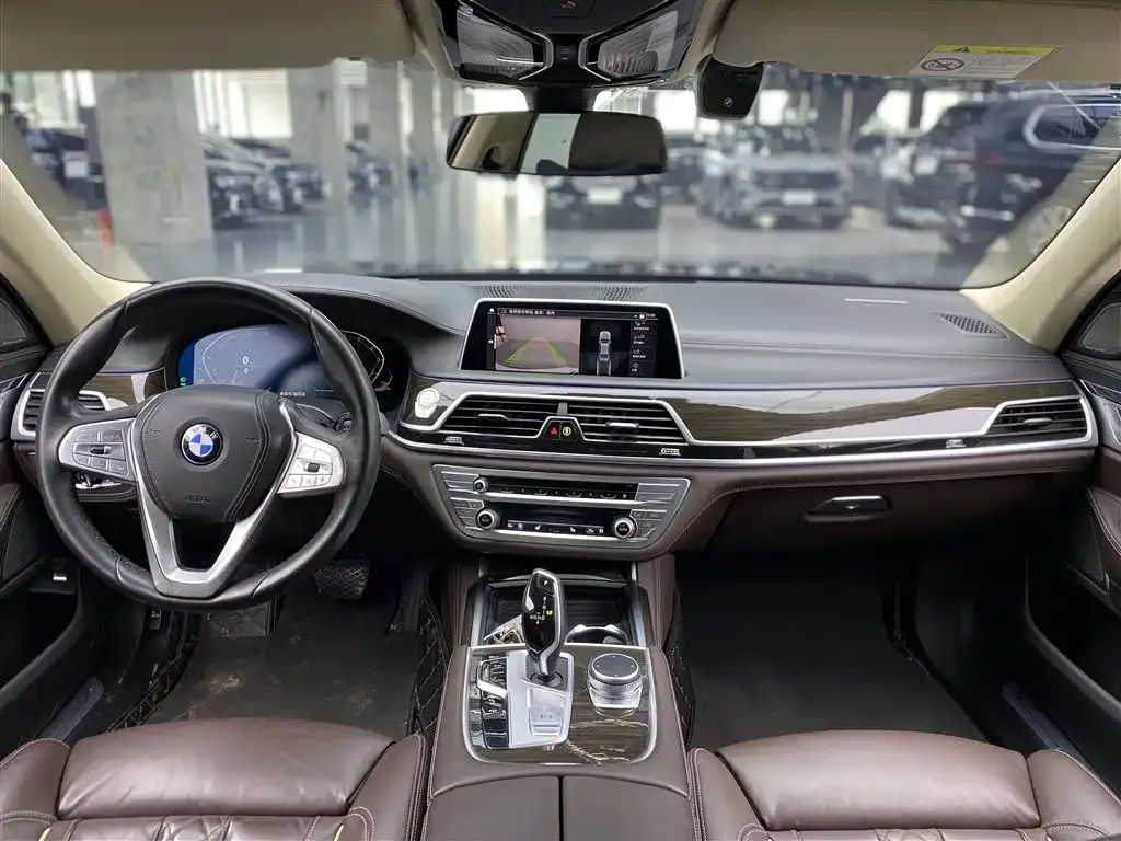 BMW 7 Series — фото 4