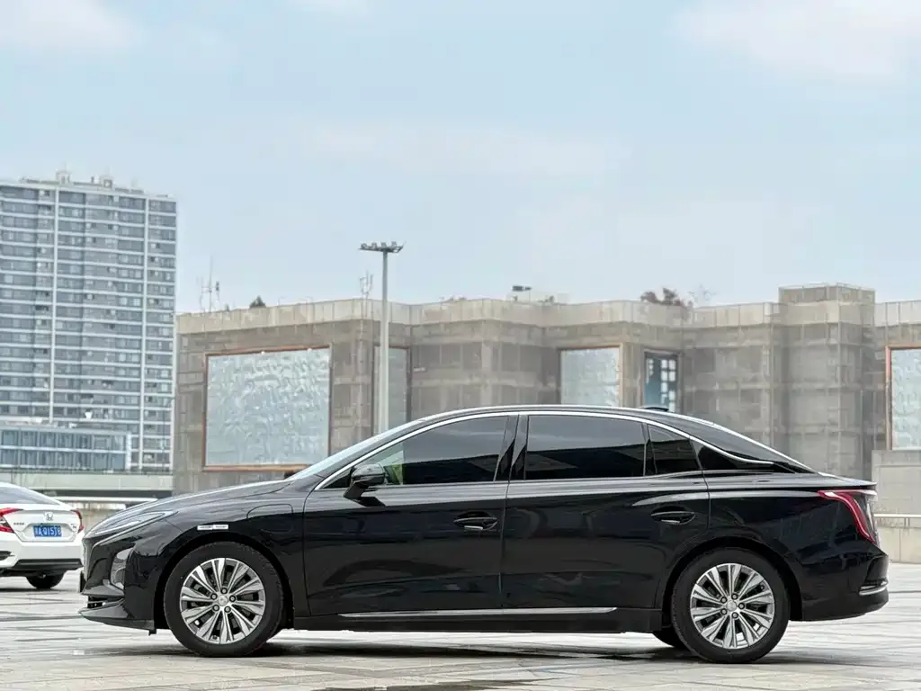Hongqi E-QM5 — фото 2