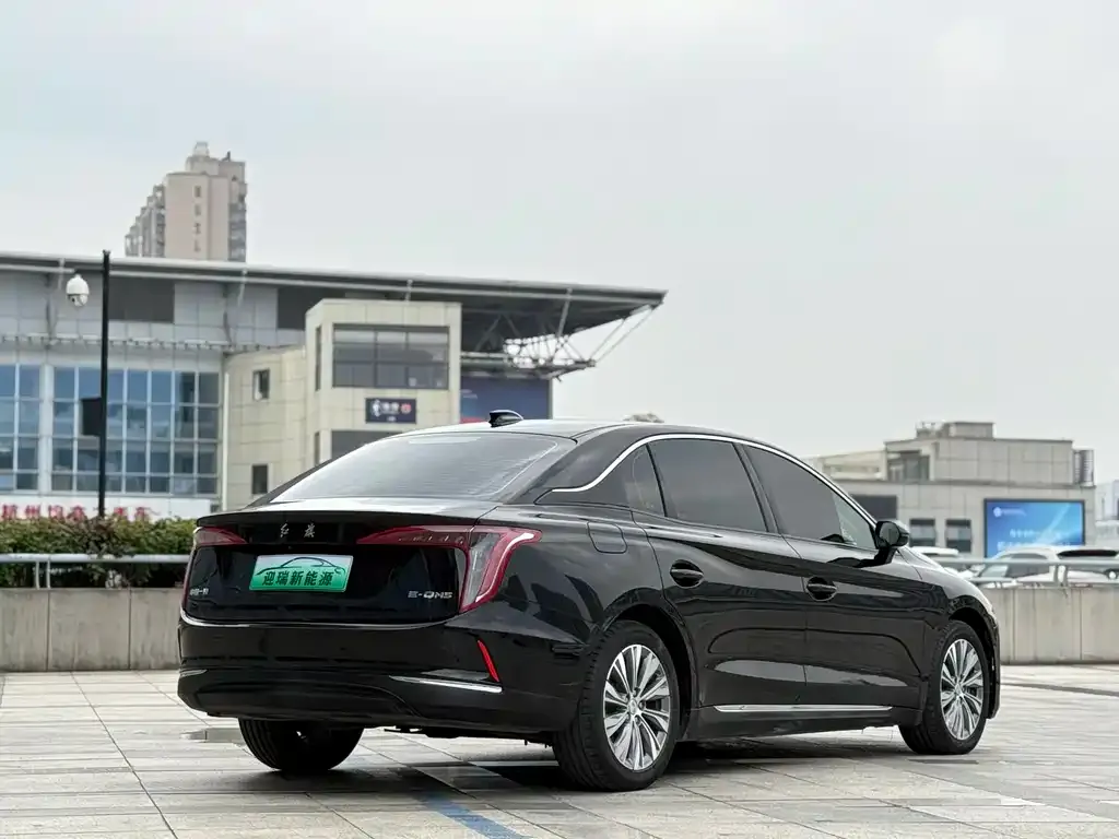 Hongqi E-QM5 — фото 7