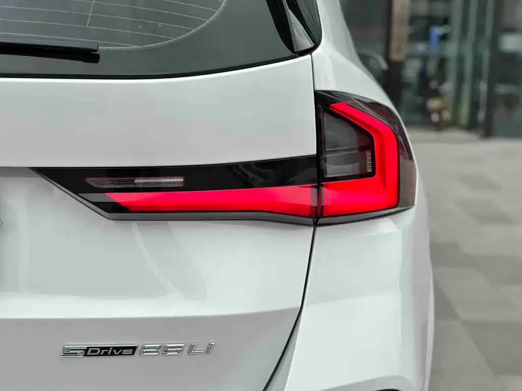 BMW X1 2023 из CN, фото 2