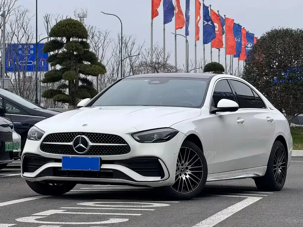 Mercedes-Benz C-Class — фото 1