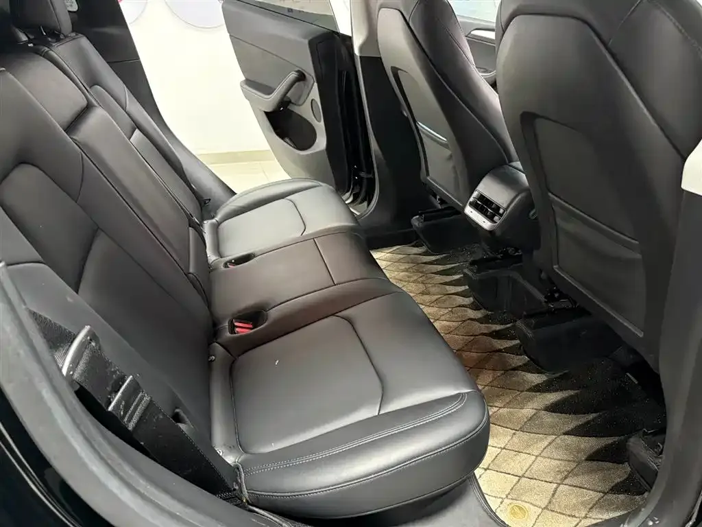 Tesla Model Y 2023 из CN, фото 7