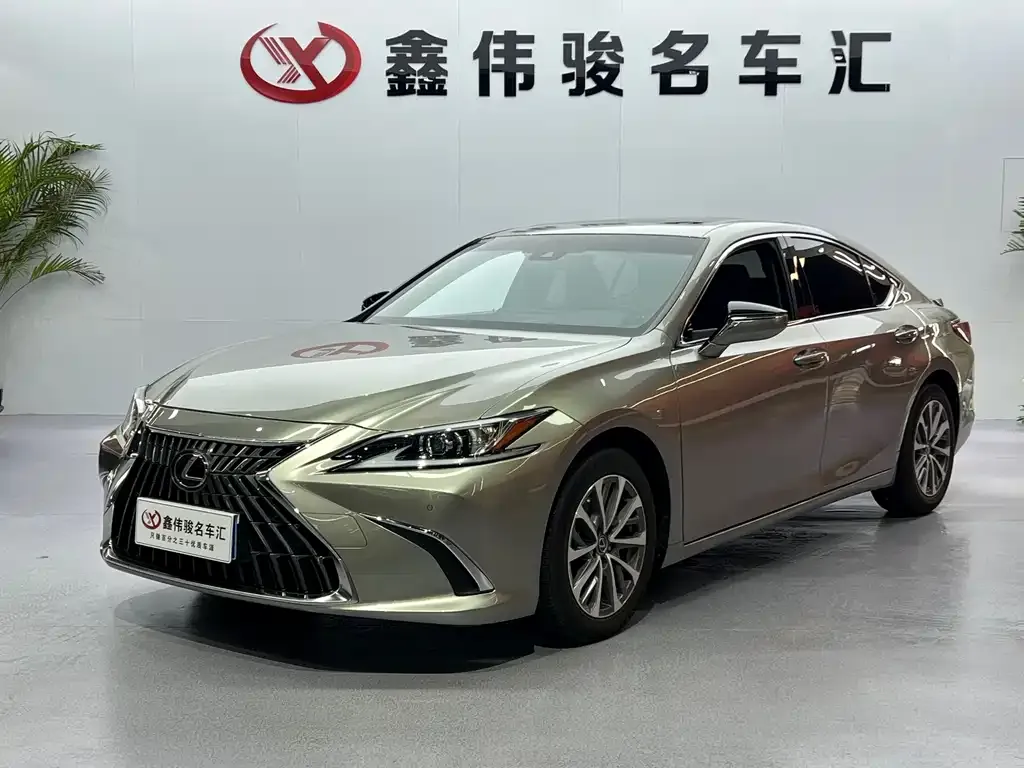 Lexus ES — фото 10