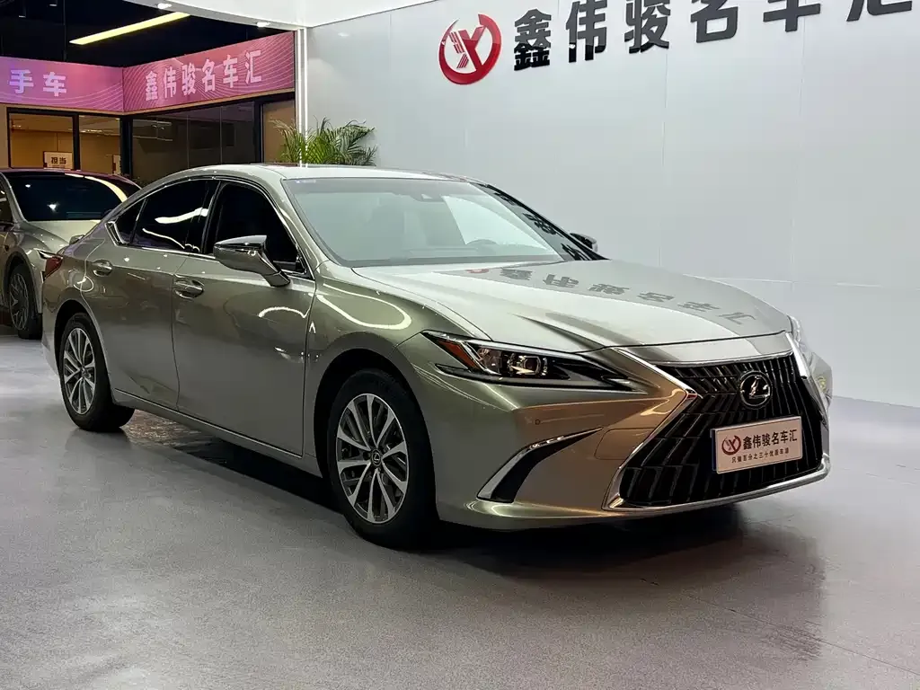 Lexus ES — фото 8