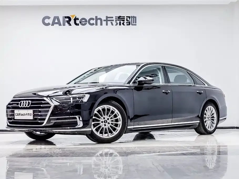 Audi A8 — фото 1