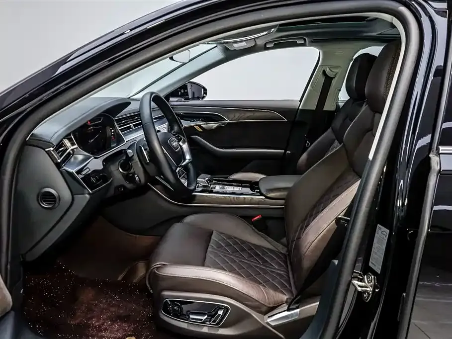 Audi A8 — фото 10