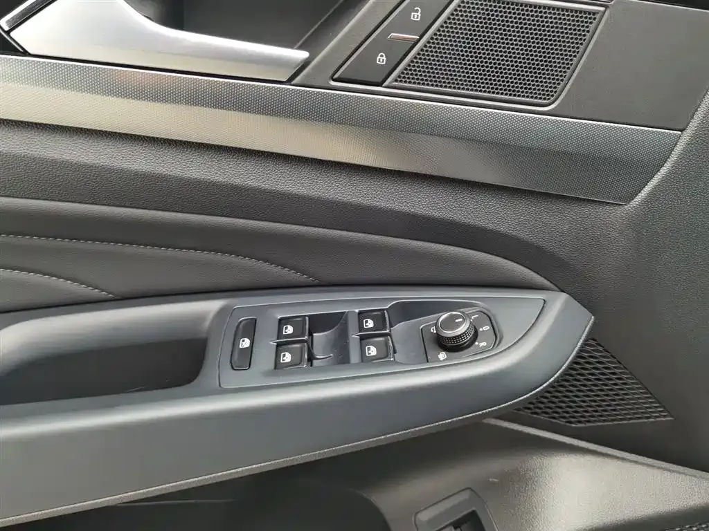 Volkswagen Passat — фото 8