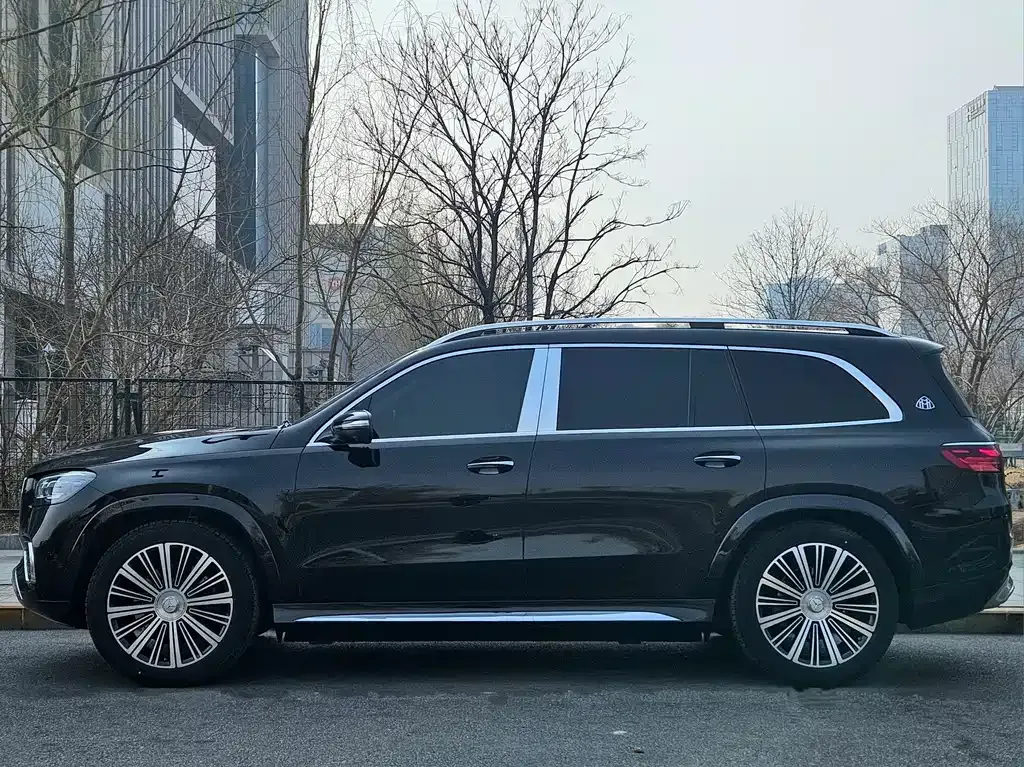 Mercedes-Benz GLS — фото 8