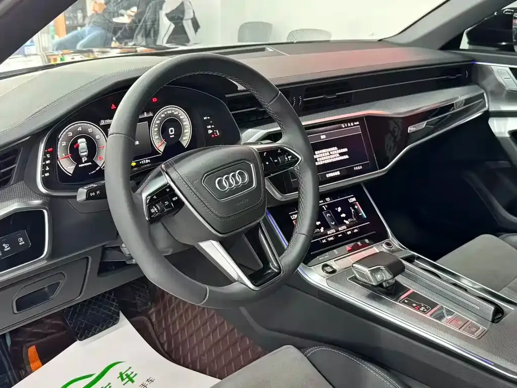 Audi A6L — фото 10