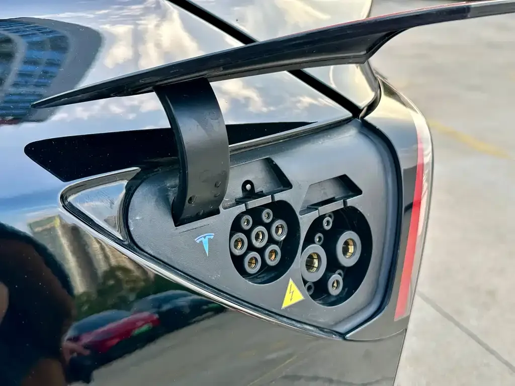 Tesla Model 3 — фото 8