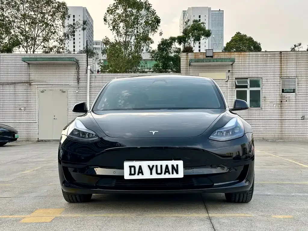 Tesla Model 3 — фото 10