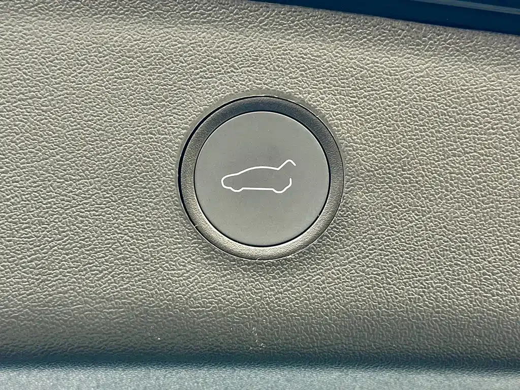 Tesla Model 3 — фото 6
