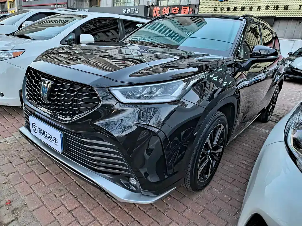 Toyota Crown Kluger 2022 из CN, фото 1