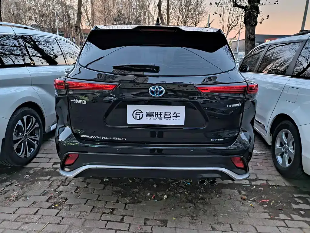 Toyota Crown Kluger 2022 из CN, фото 8