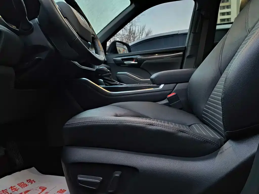 Toyota Crown Kluger 2022 из CN, фото 4