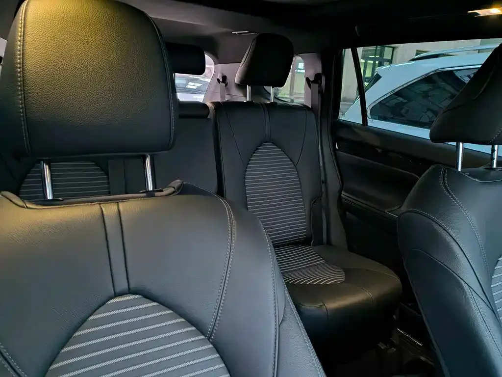 Toyota Crown Kluger 2022 из CN, фото 5
