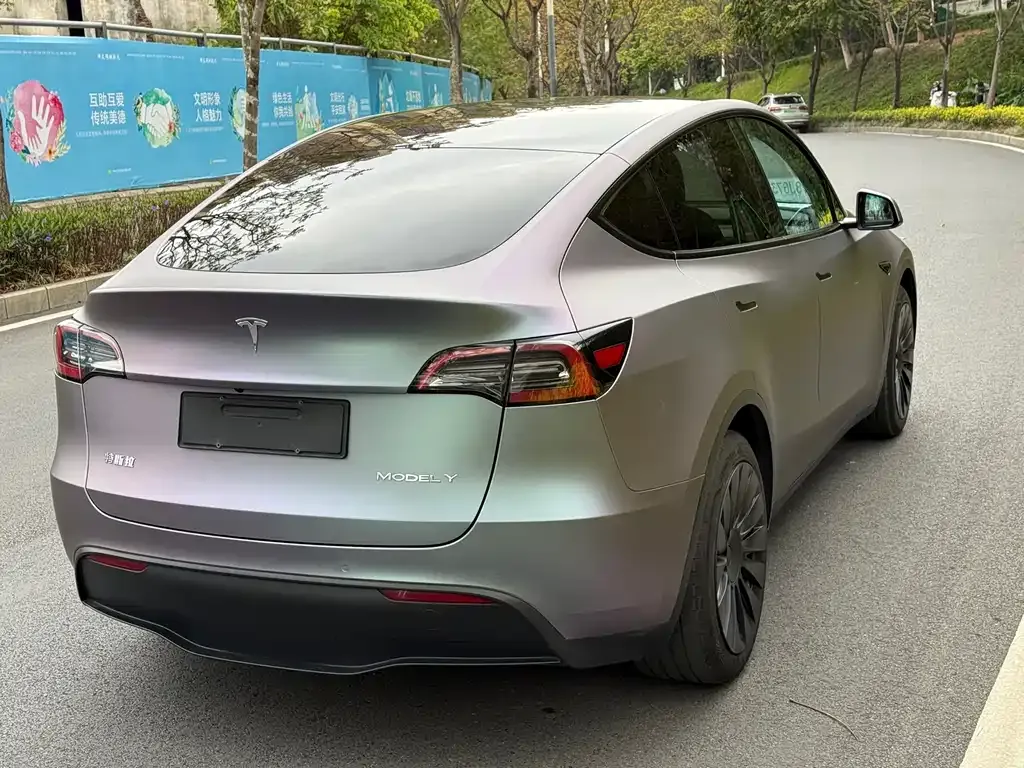 Tesla Model Y — фото 9