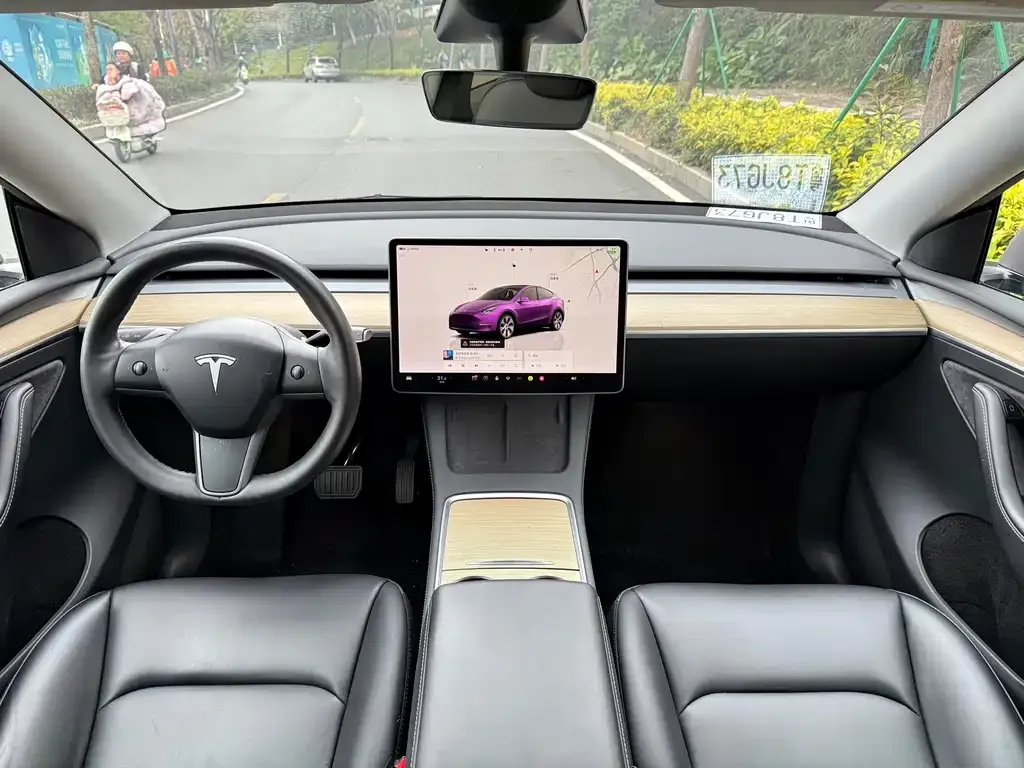 Tesla Model Y — фото 4