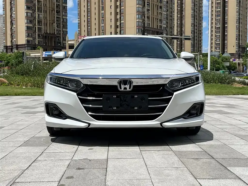 Honda Accord — фото 8