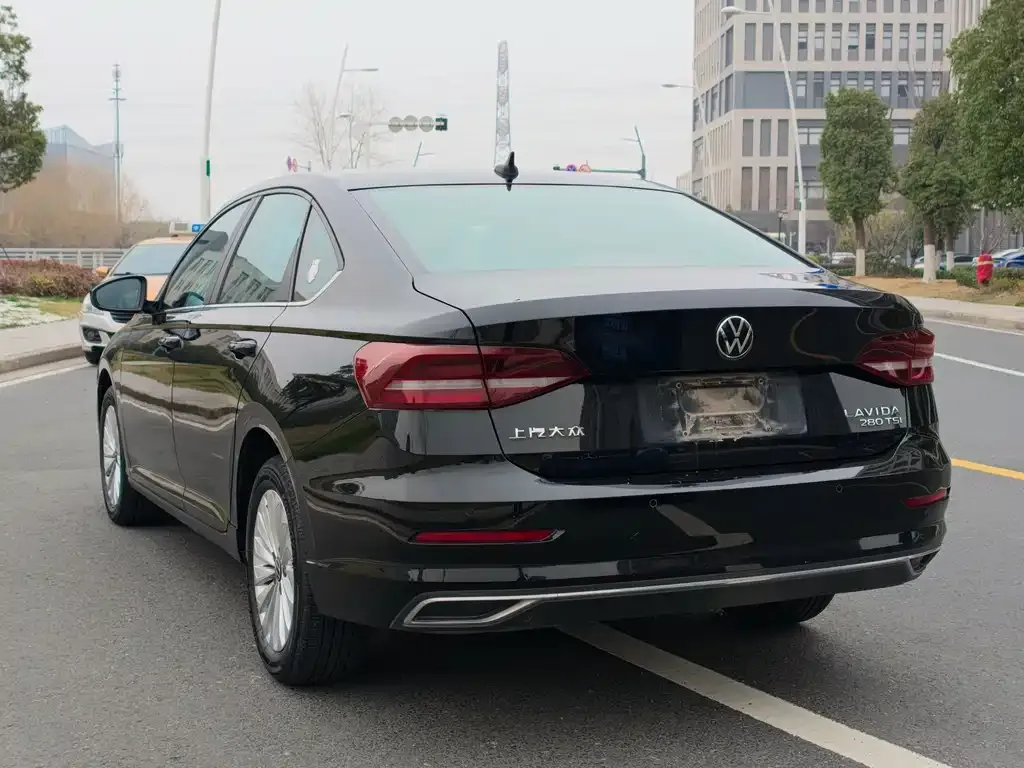 Volkswagen Lavida 2021 из CN, фото 2