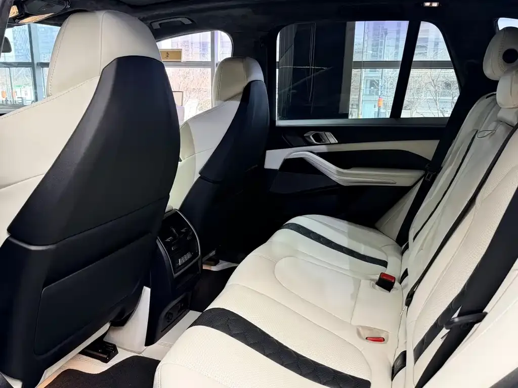 BMW X5 M 2023 из CN, фото 3