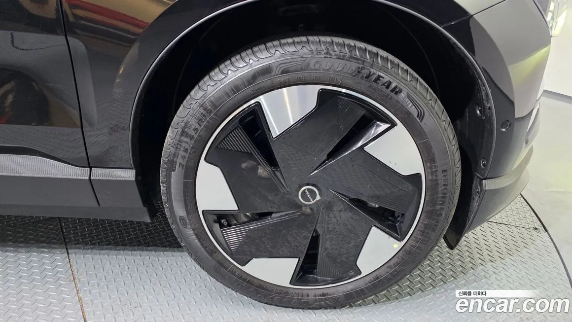 Volvo EX30 2025 из KR, фото 10