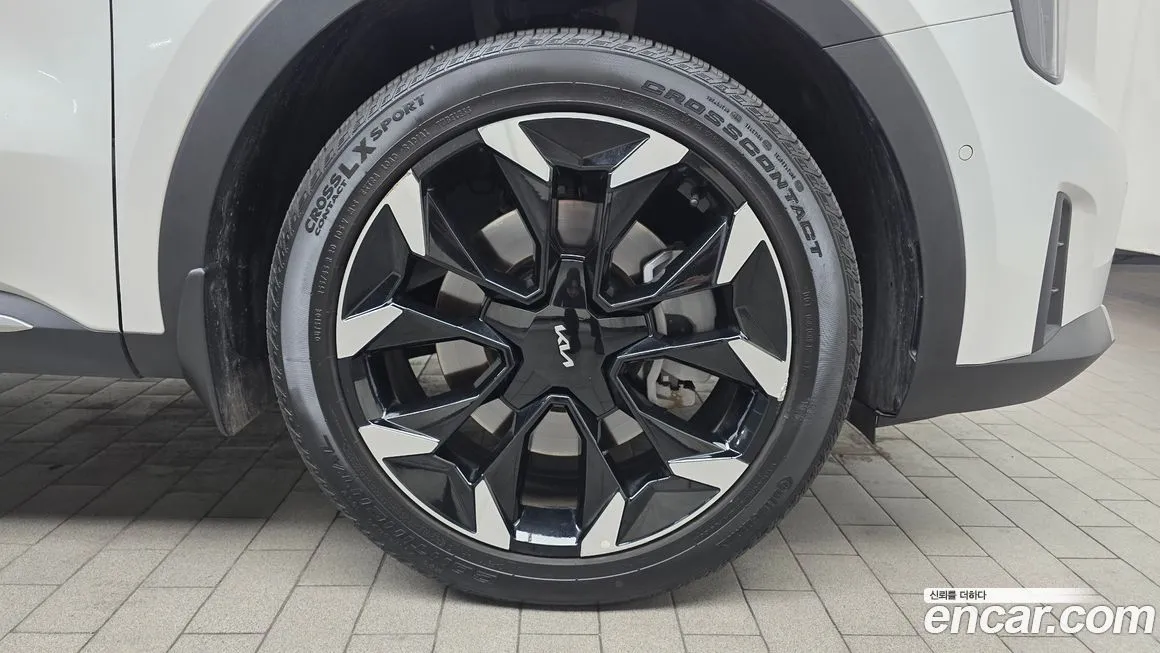 Kia Sorento — фото 8