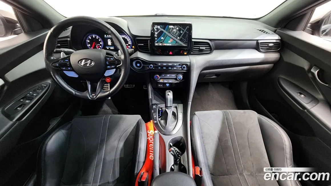 Hyundai Veloster — фото 8