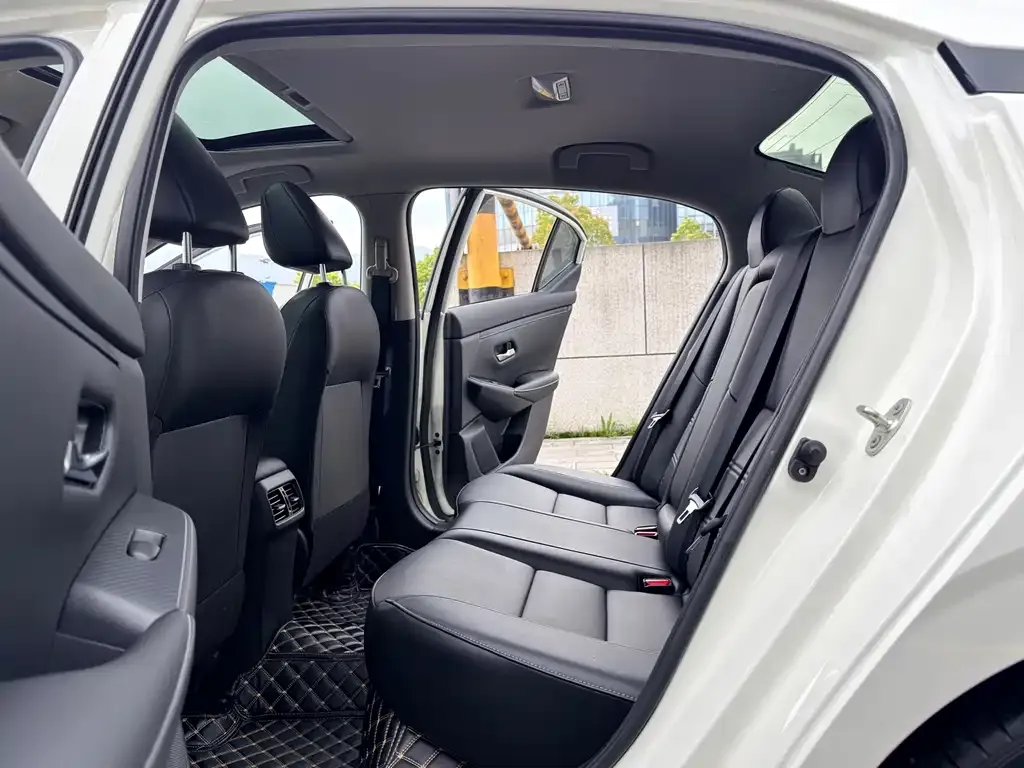 Nissan Sylphy 2022 из CN, фото 2