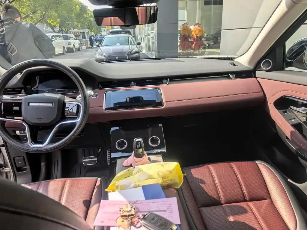 Land Rover Evoque — фото 4