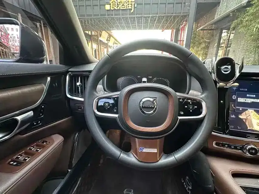 Volvo S90 — фото 8