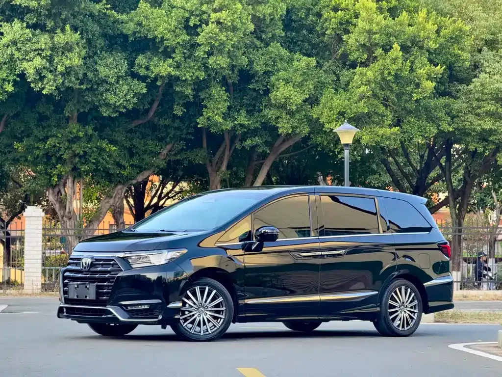 Honda Elysion 2024 из CN, фото 1