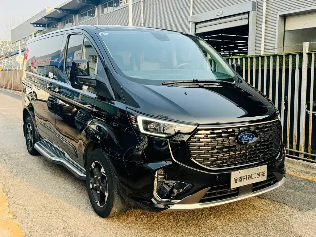 Ford Tourneo — фото 7