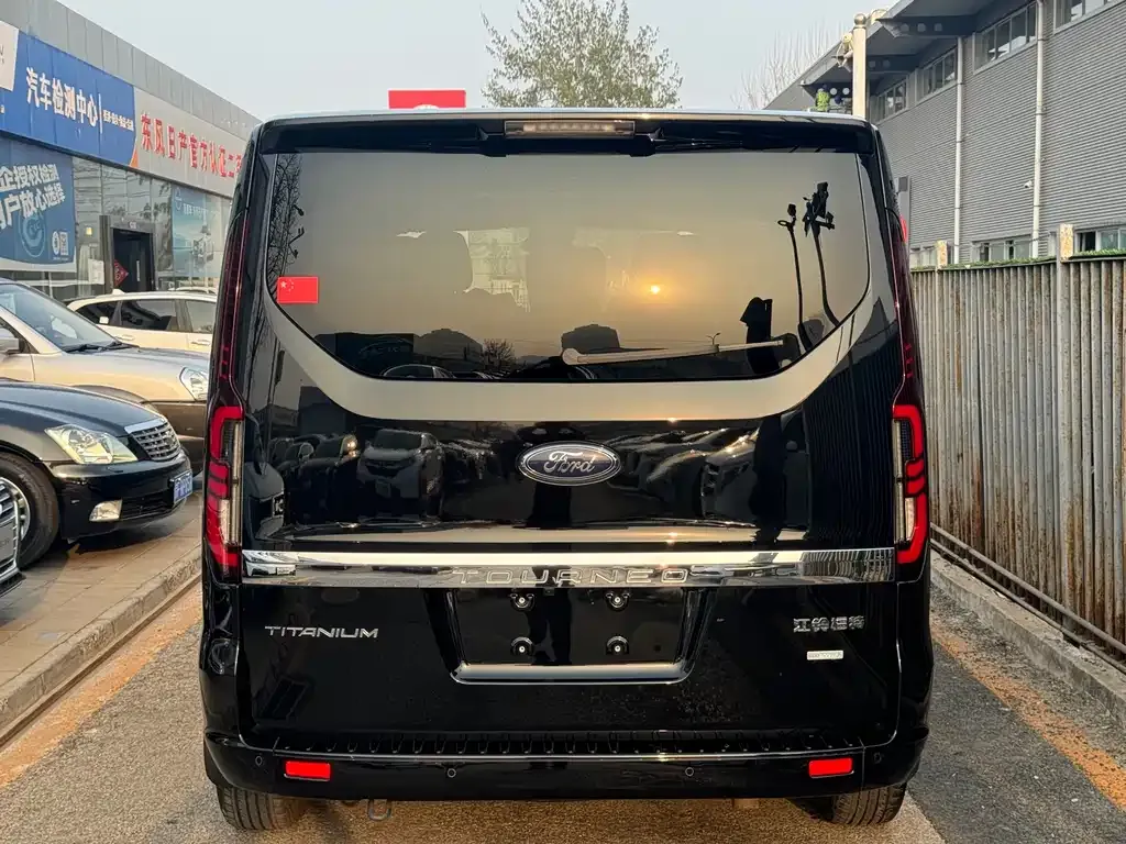 Ford Tourneo — фото 4