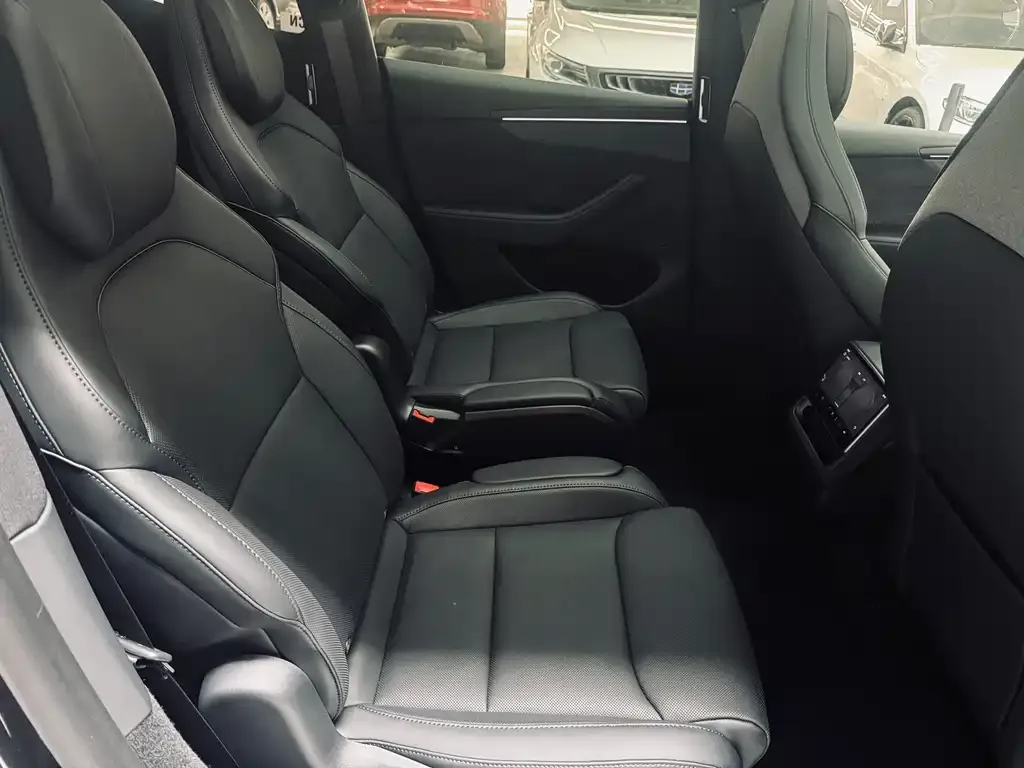 Tesla Model Y L 2025 из CN, фото 10