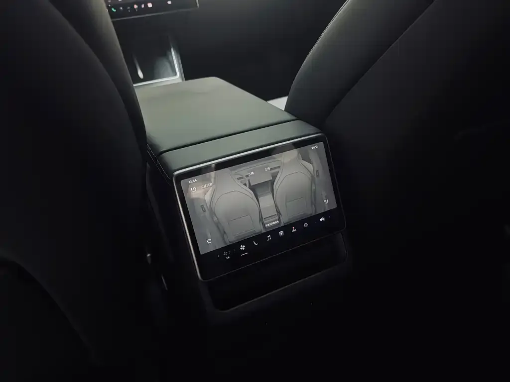 Tesla Model Y L 2025 из CN, фото 3