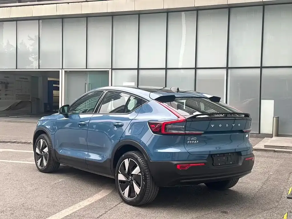 Volvo C40 2024 из CN, фото 4