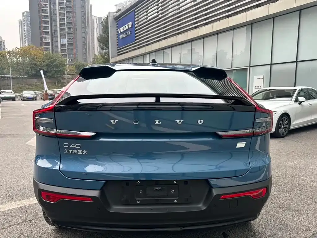 Volvo C40 2024 из CN, фото 2