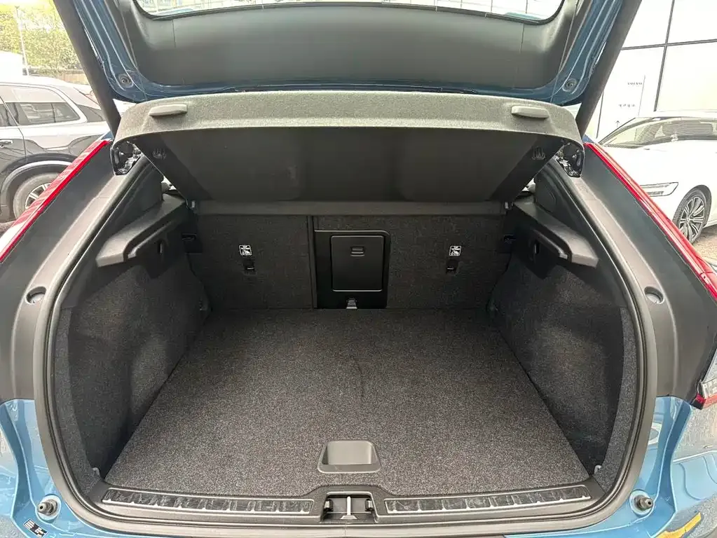 Volvo C40 2024 из CN, фото 6