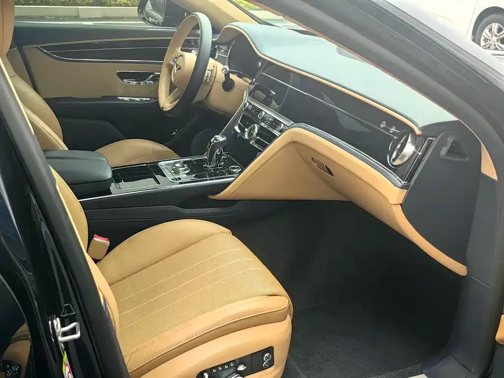 Bentley Flying Spur 2021 из CN, фото 6