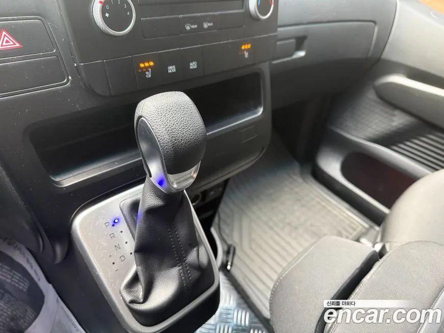 Hyundai Staria — фото 2